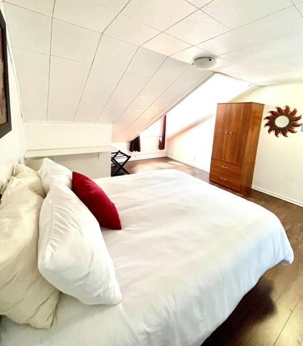 Les Appartements Du Vieil Edifice Metabetchouan-Lac-a-la-Croix Ngoại thất bức ảnh