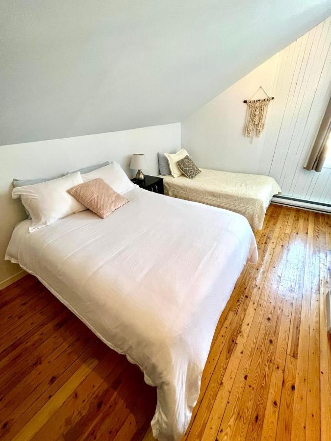 Les Appartements Du Vieil Edifice Metabetchouan-Lac-a-la-Croix Ngoại thất bức ảnh