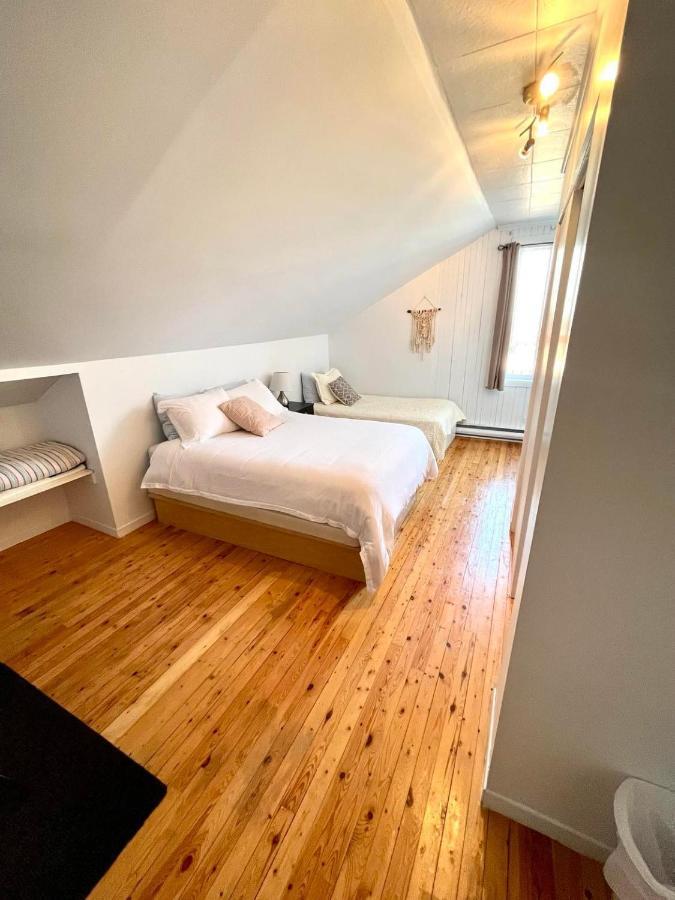 Les Appartements Du Vieil Edifice Metabetchouan-Lac-a-la-Croix Ngoại thất bức ảnh