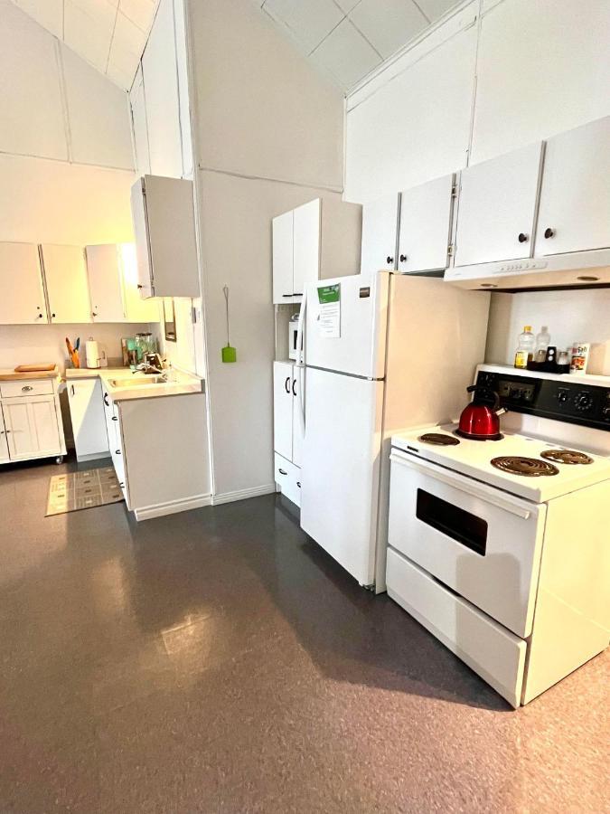 Les Appartements Du Vieil Edifice Metabetchouan-Lac-a-la-Croix Ngoại thất bức ảnh