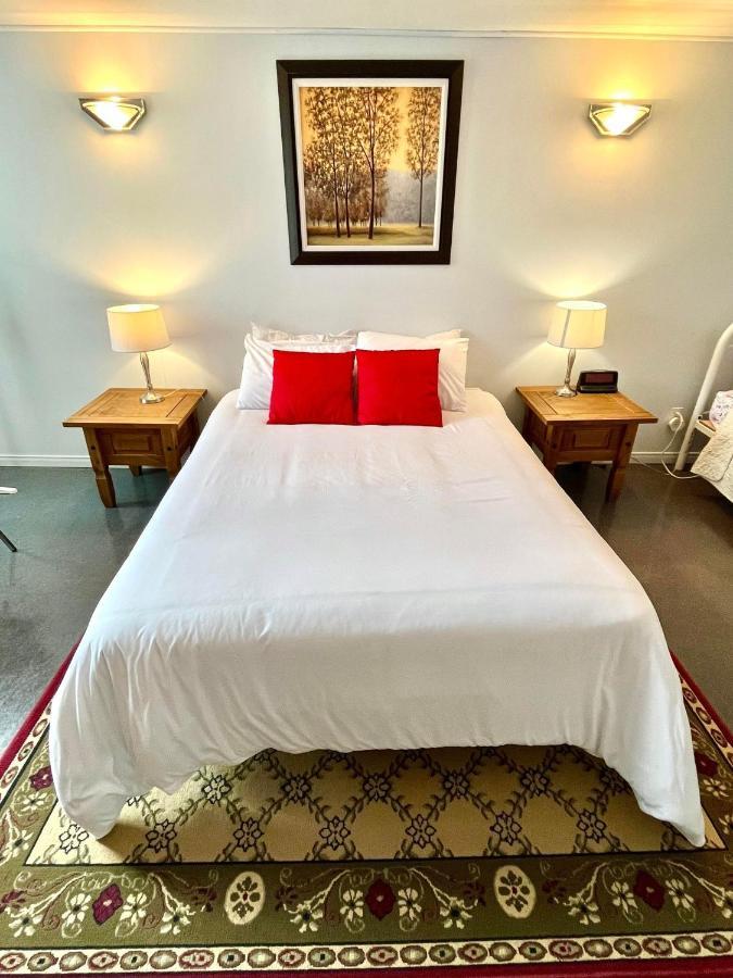 Les Appartements Du Vieil Edifice Metabetchouan-Lac-a-la-Croix Ngoại thất bức ảnh